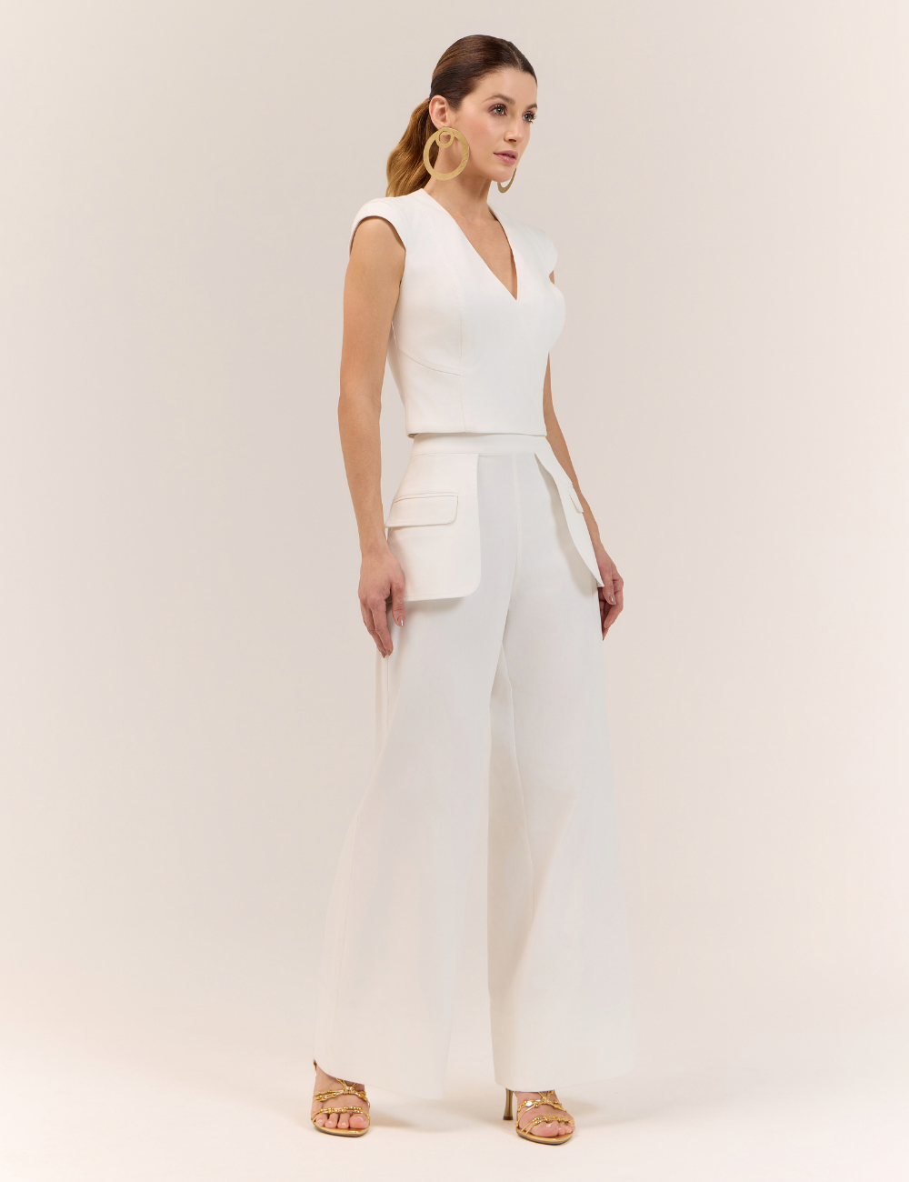 Conjunto Off White com Blusa e Calça em Sarja
