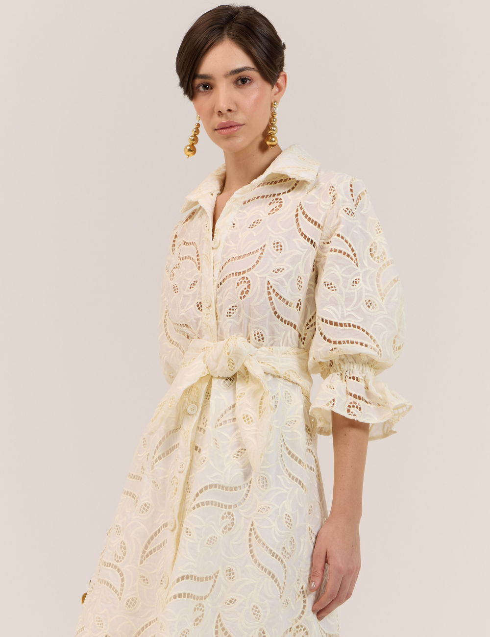 Chemise Midi Off White com Bordados Vazados