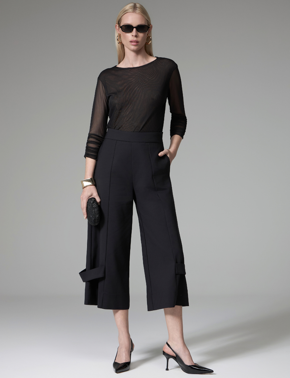 Calça Pantacourt Preta