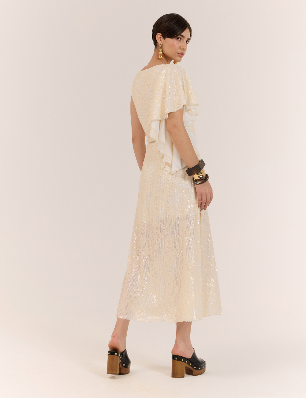 Vestido Off White em Paetês