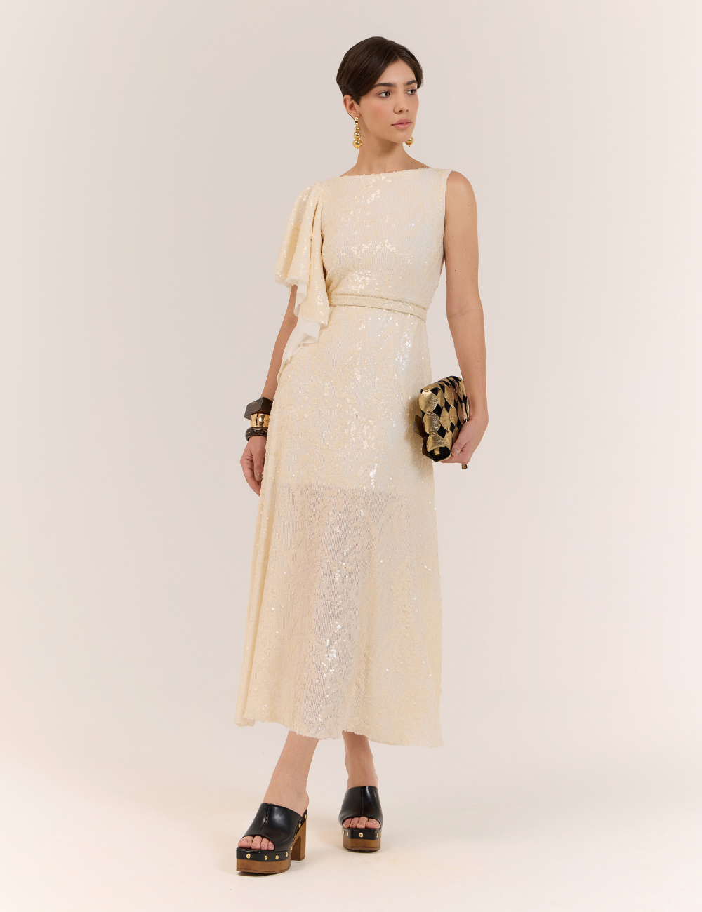Vestido Off White em Paetês