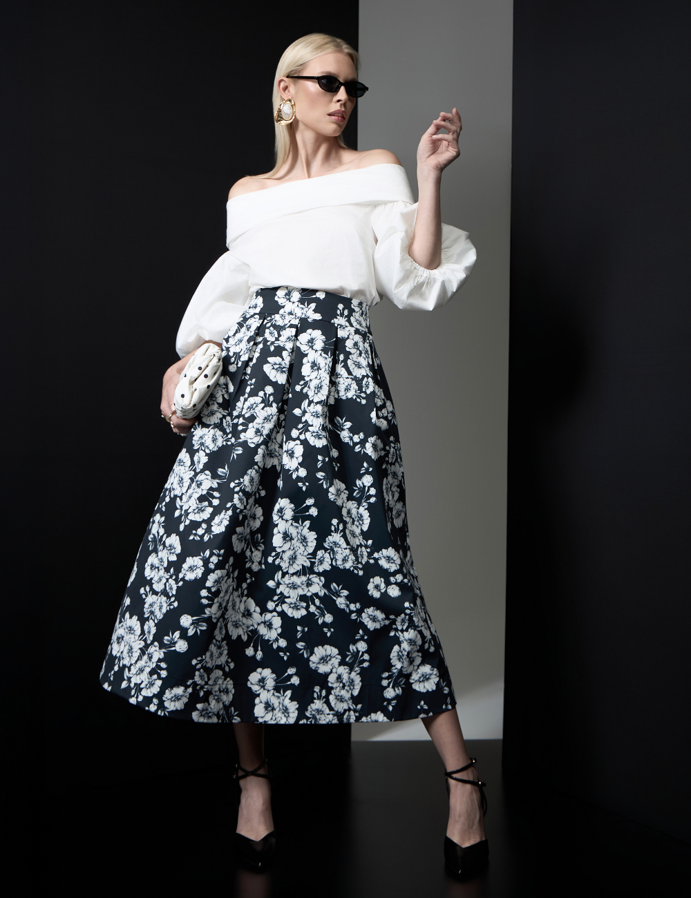 Saia Midi Preta Floral