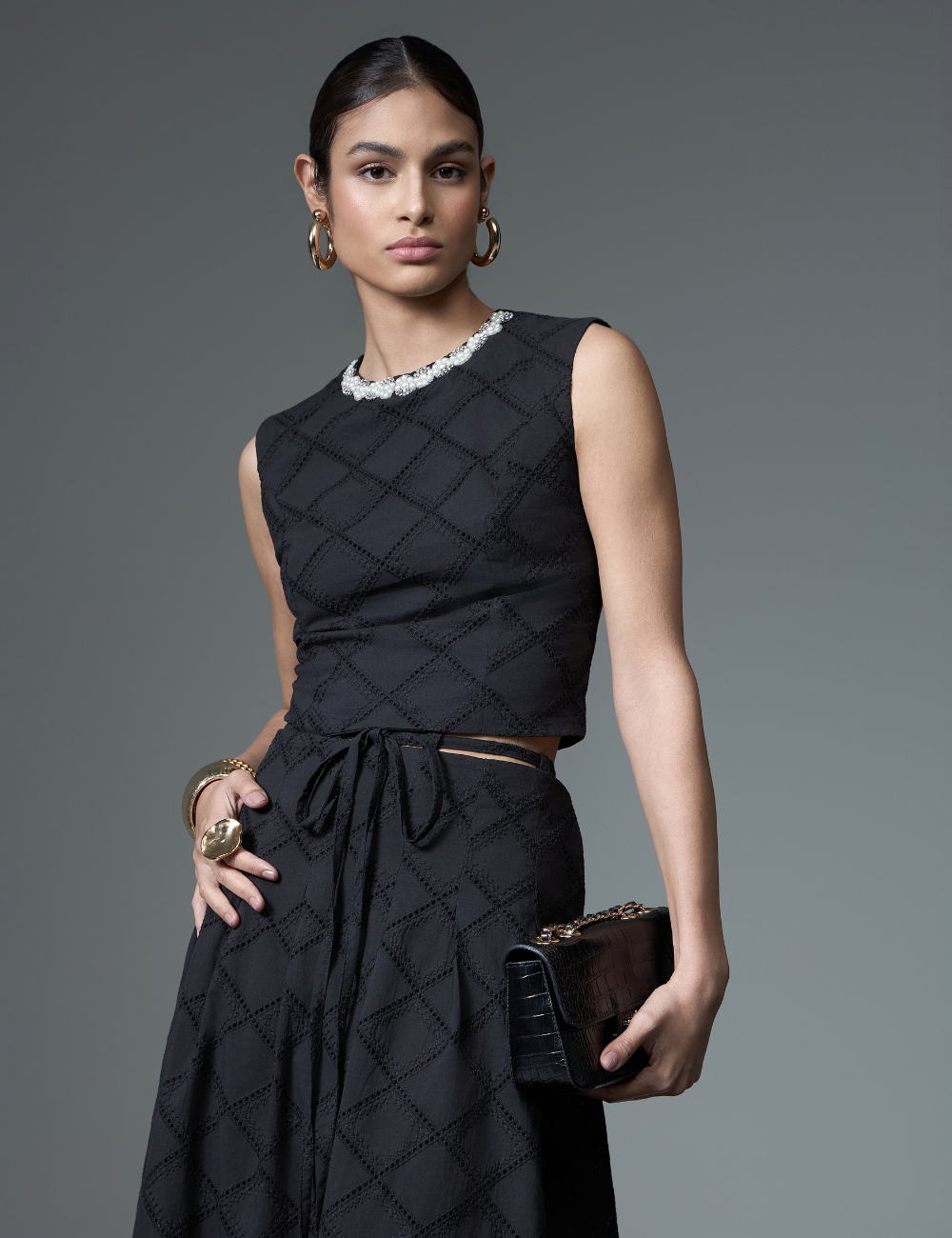 Conjunto Preto com Bordados e Pérolas