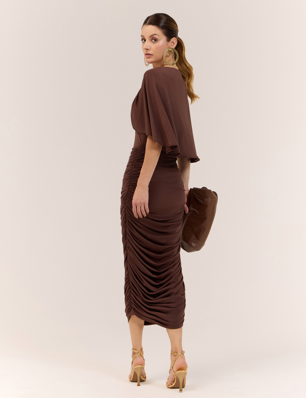Vestido Marrom Midi com Franzidos