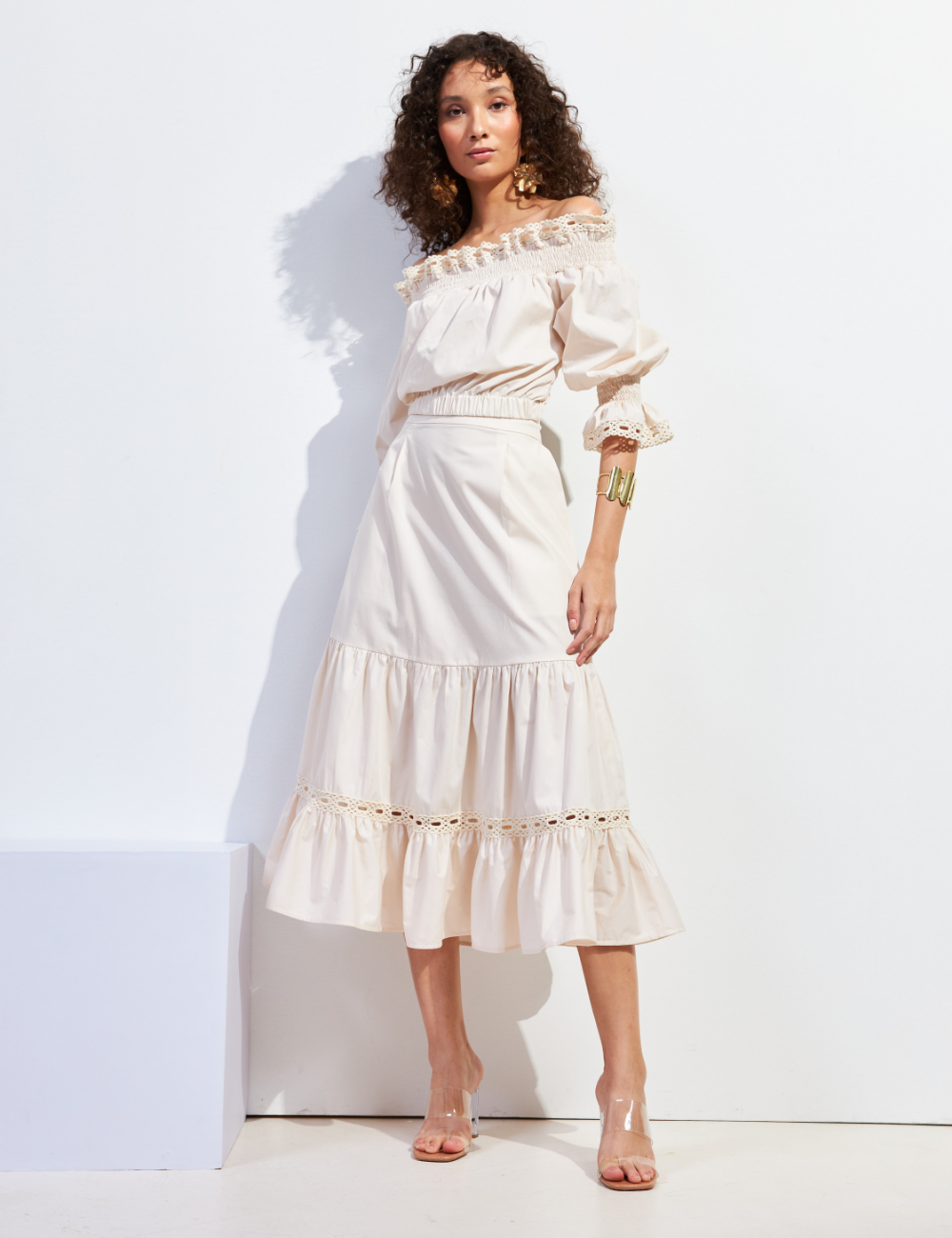 Saia Midi Bege com Detalhe em Renda