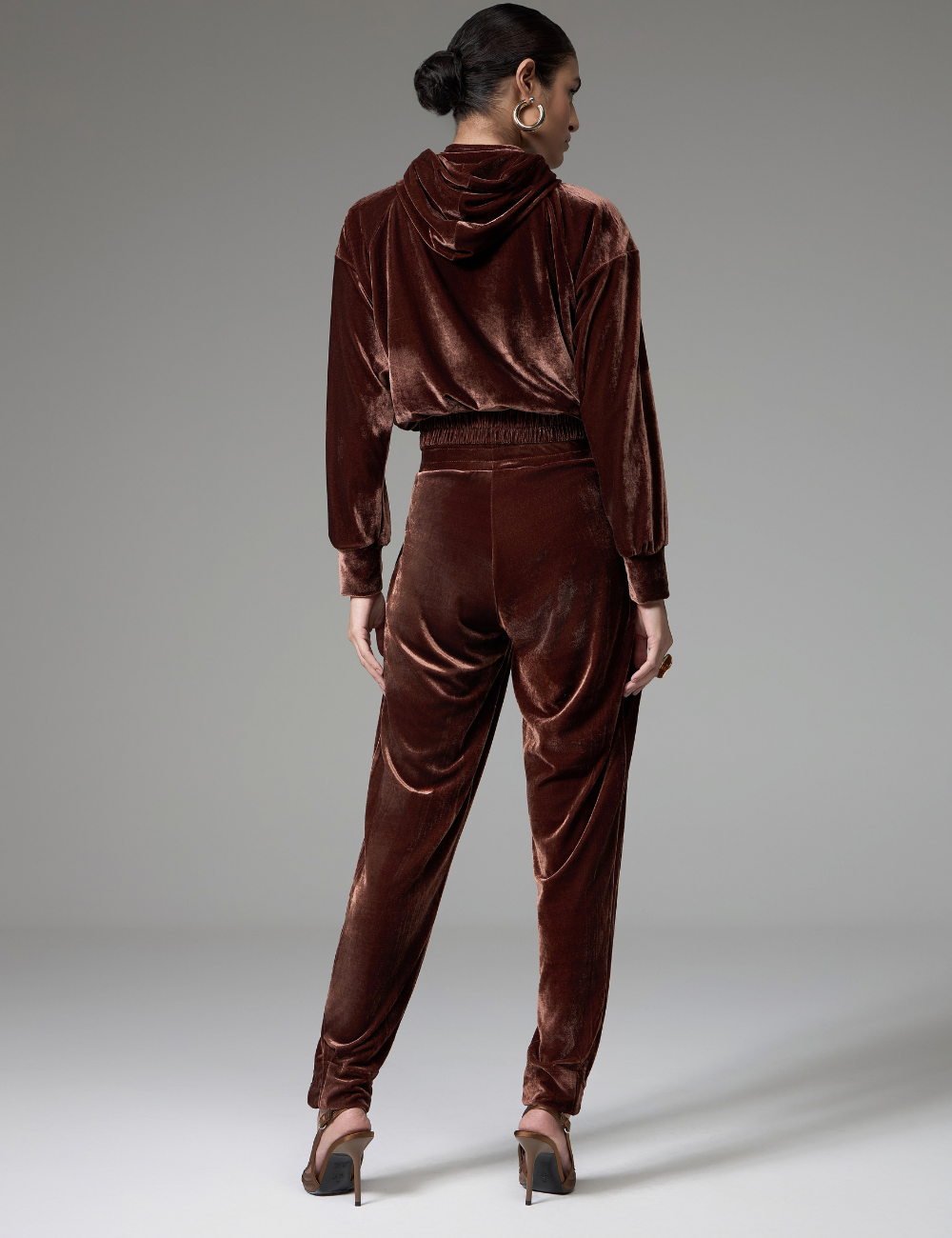 Conjunto Marrom em Veludo