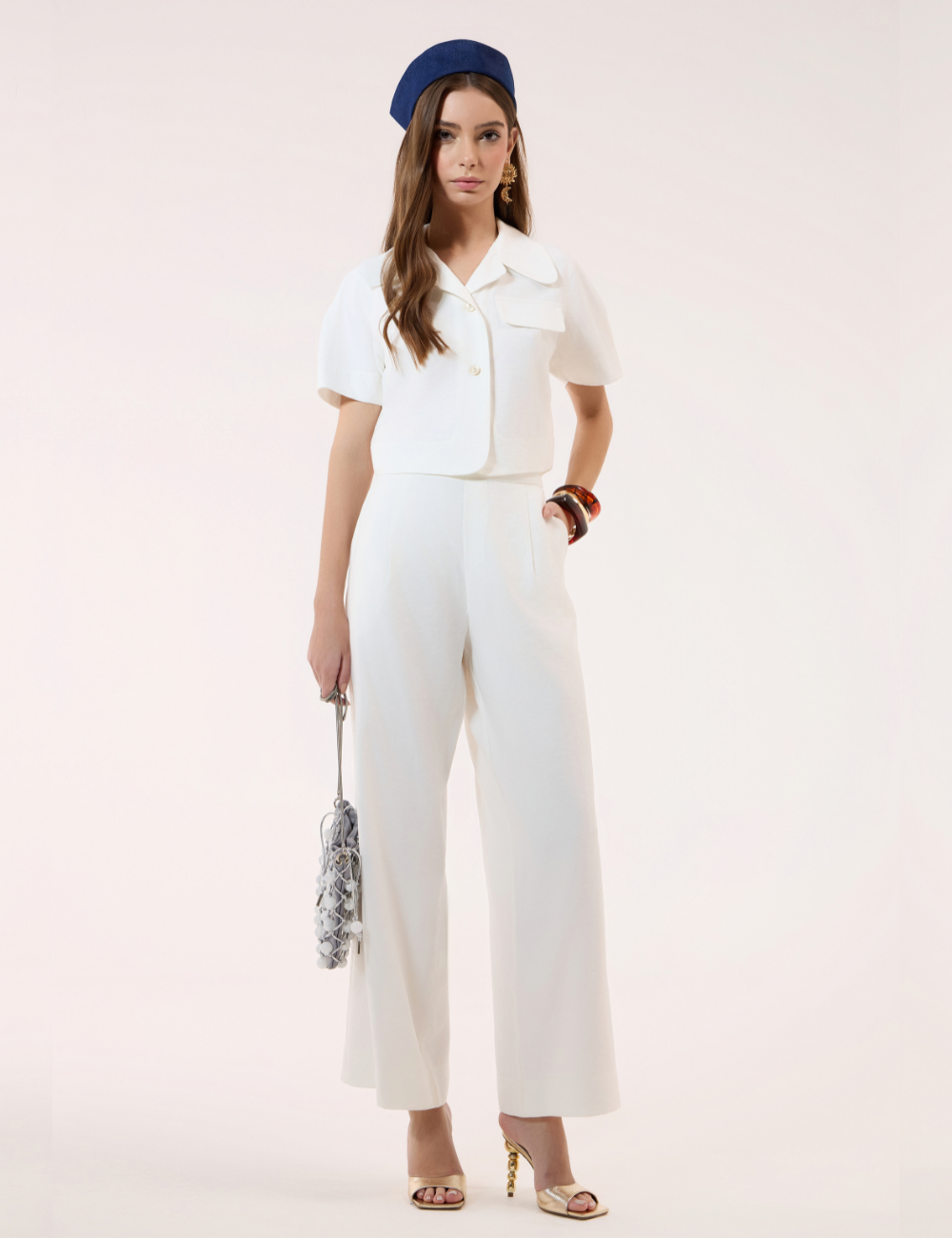 Conjunto Off White com Camisa e Calça Reta